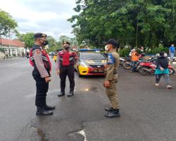 Jalan Santai di hari libur Satsamapta 
