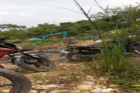 DUA ORANG PENAMBANG  BATU BARA TER