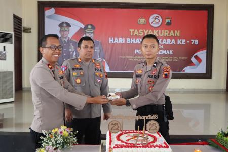 KAPOLRES DEMAK BERDOA DAN DUKUNGAN AGA