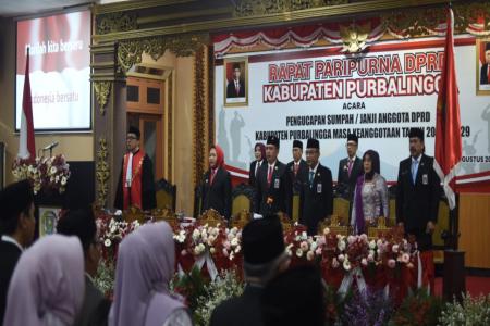 Hadiri Pengucapan SumpahJanji Anggota 