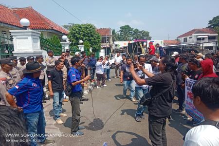 Kantor DPRD Kabupaten Lebak Digerudug 