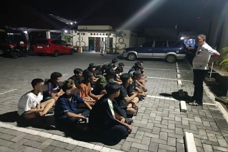 BELASAN MOTOR BALAP LIAR DI AMANKA