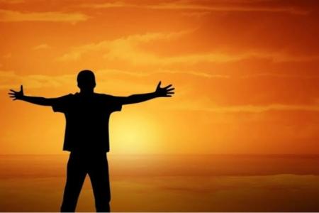 KISAH PRIA BEBAS, YANG CERDAS TANP