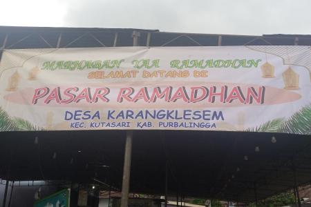 Berburu Takjil Di Pasar Ramadhan Karangklesem