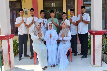 KEPALA DESA PENUSUPAN MENGUCAPKAN SELA