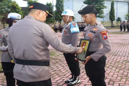 Kapolres Sumenep Pimpin Upacara PTDH S