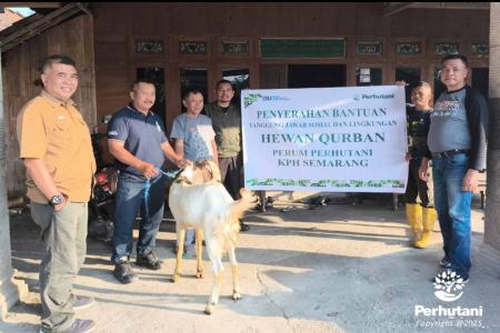 PERHUTANI SALURKAN BANTUAN TJSL HEWAN 