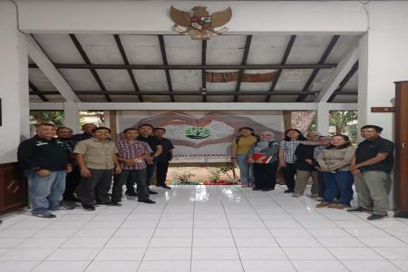 PERHUTANI KPH SEMARANG TERIMA KUNJ