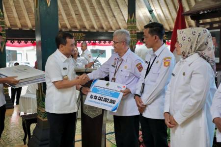 Gubernur Ahmad Lutfi Jalin Silaturahmi