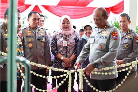 Kapolda Jatim Resmikan Instalasi Pusat