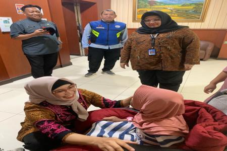 ANAK KORBAN KEKERASAN DI PASAR KEB