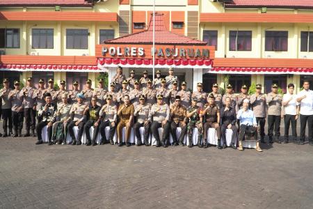 KAPOLDA JATIM GELAR COFFE MORNING 