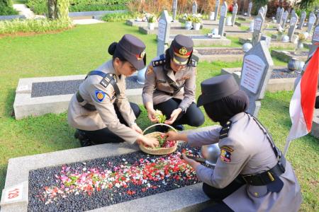 POLWAN MABES POLRI GELAR ZIARAH DA