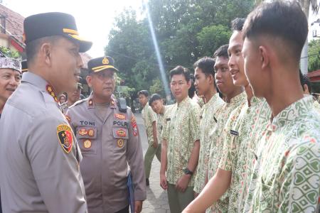 GENCARKAN “POLICE GOES TO SCHOOL