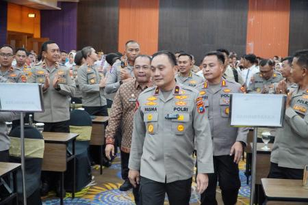 POLDA JATIM KUKUHKAN 234 PELAJAR J