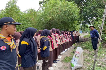 Perhutani Semarang Ajak Pramuka Tanam 